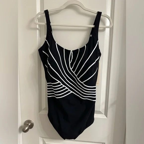 Chico’s Gottex Embrace V Neck One Piece Swimsuit SZ 16 Ajustable Strap BLK/White - Picture 2 of 10
